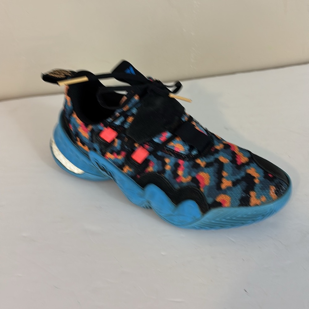 Adidas Rayford Trae Young Signature Series Sneakers Size 7.5